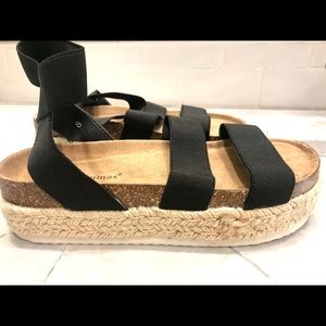 New Pierre Dumas Triple Band Flatform Sandals